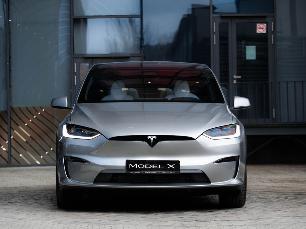 Tesla Model X Plaid