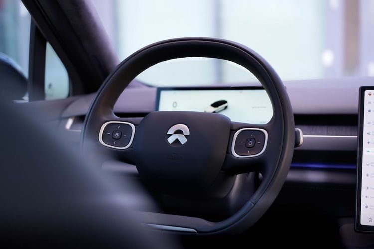 Nio ES8