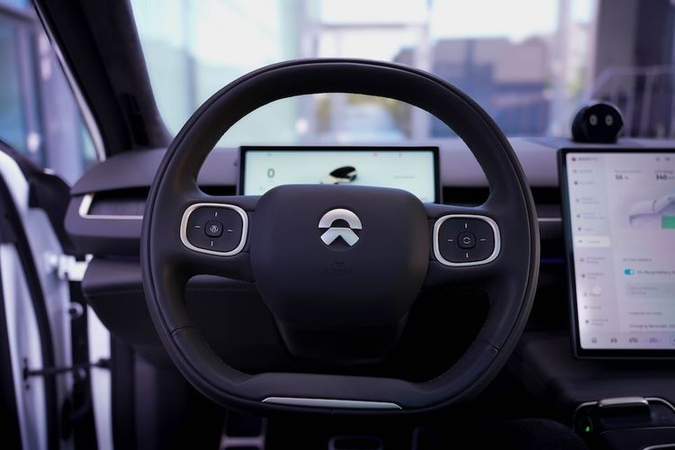 Nio ES8
