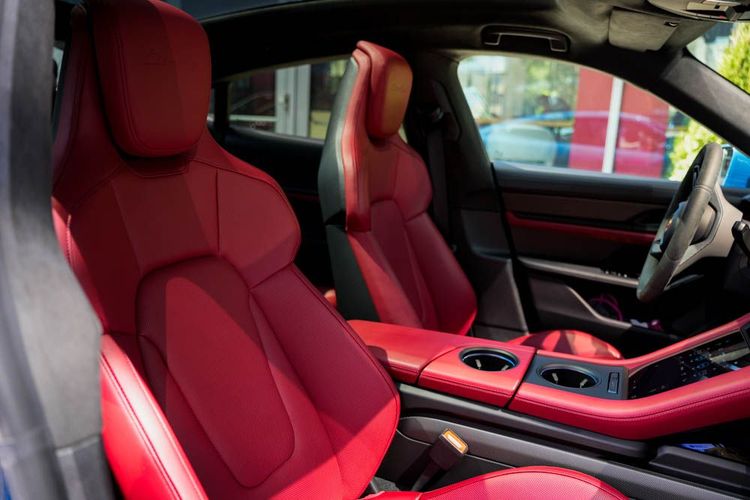 Porsche Taycan Turbo
