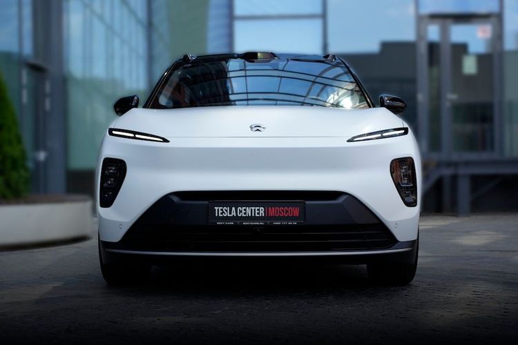 Nio ES8