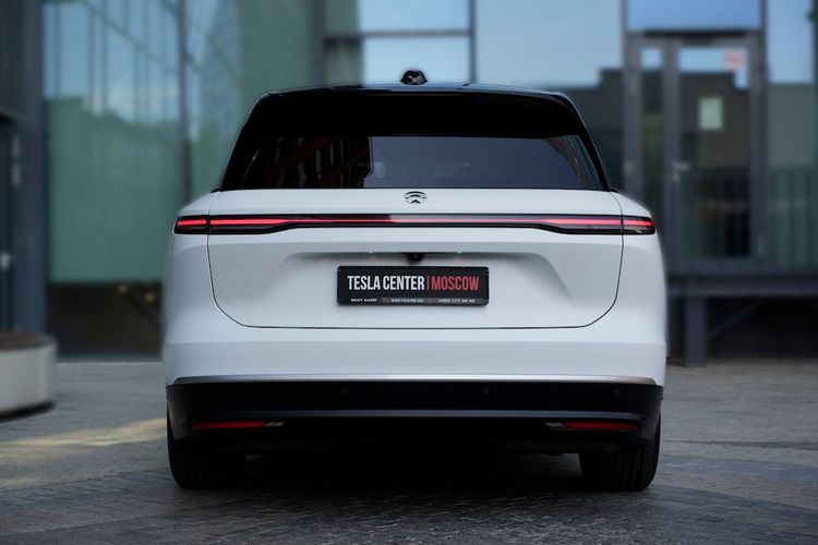 Nio ES8