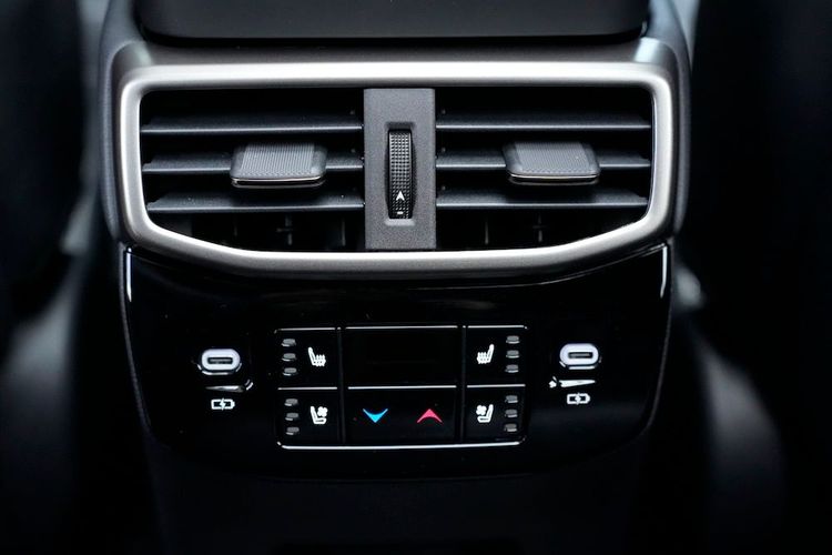 Lexus RX 450h+ Luxury