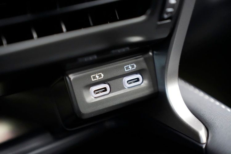 Lexus RX 450h+ Luxury