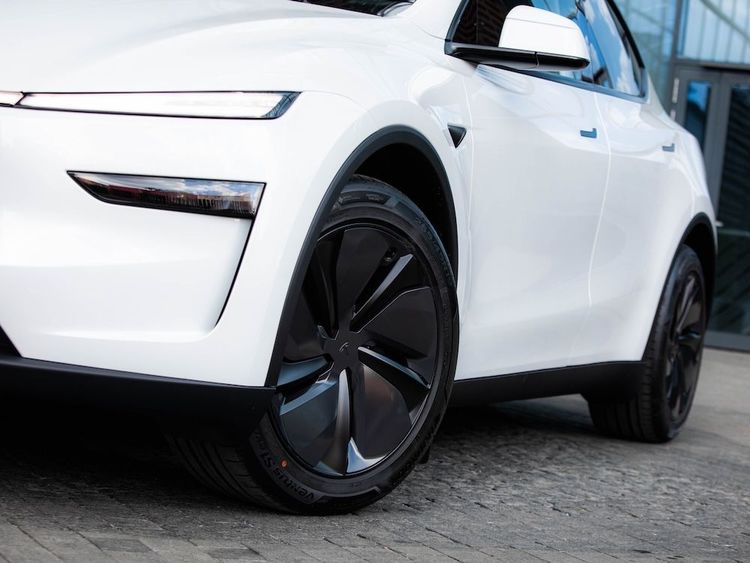 Tesla Model Y Long Range