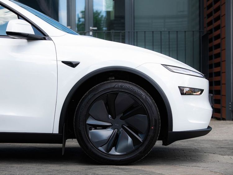 Tesla Model Y Long Range